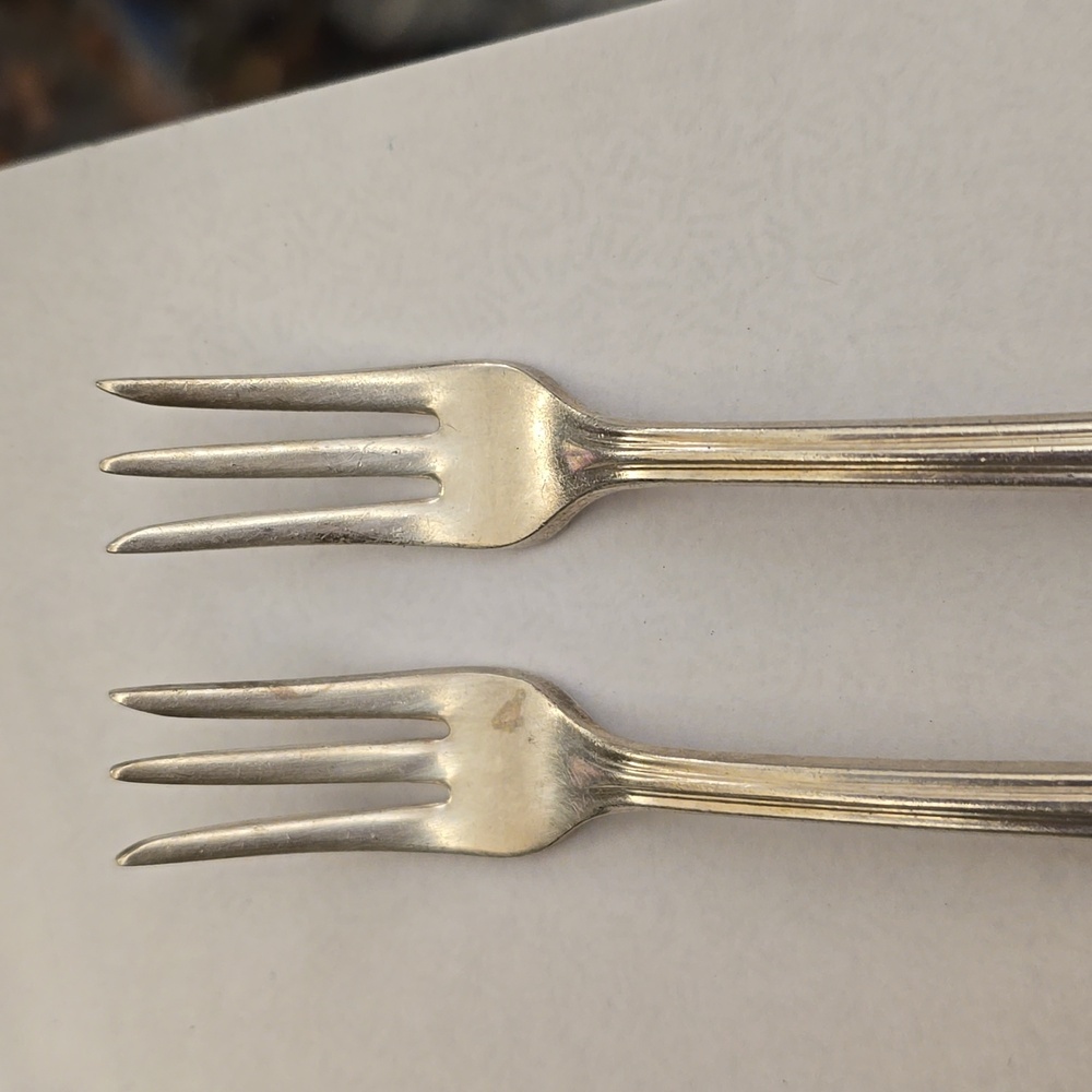 Silver R.W&S SEAFOOD FORKS - Picture 2 of 4